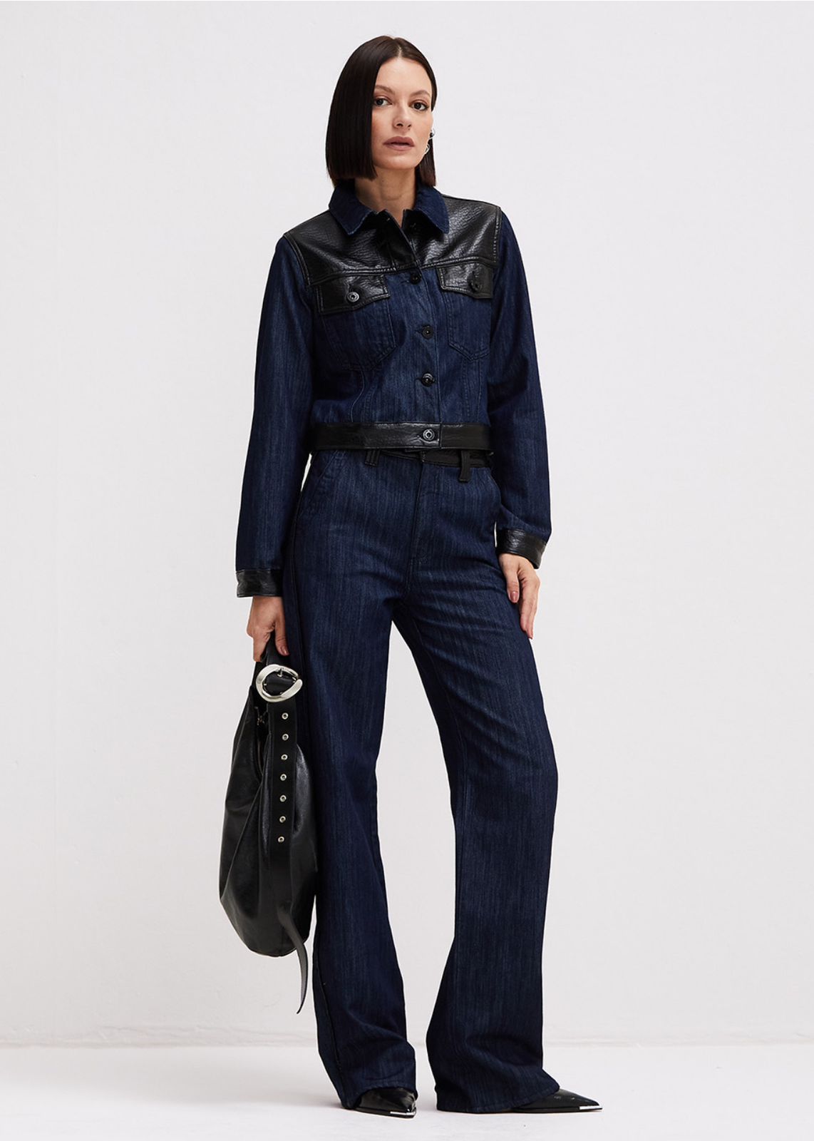 Conjunto Jeans com Detalhes em Couro