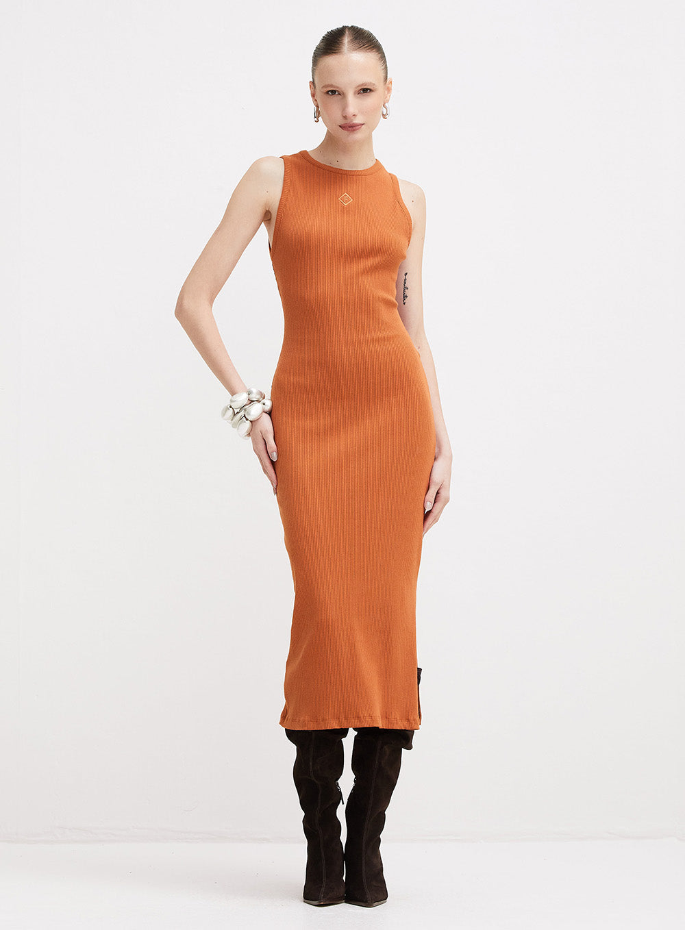 Vestido Forum Midi Justo Canelado com Fenda