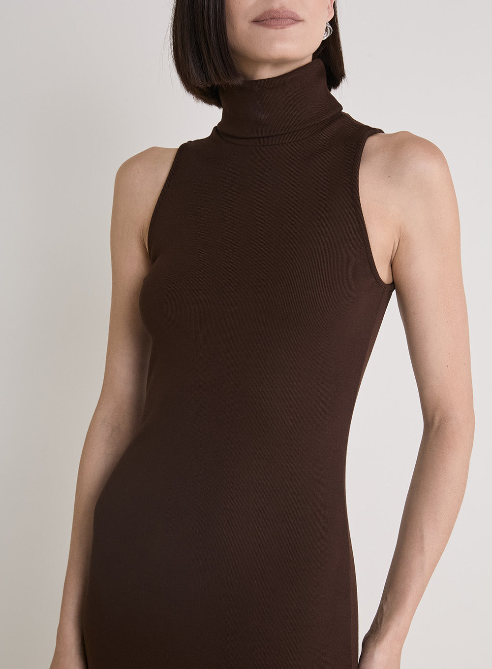 Vestido Forum Midi Justo Canelado Gola Alta